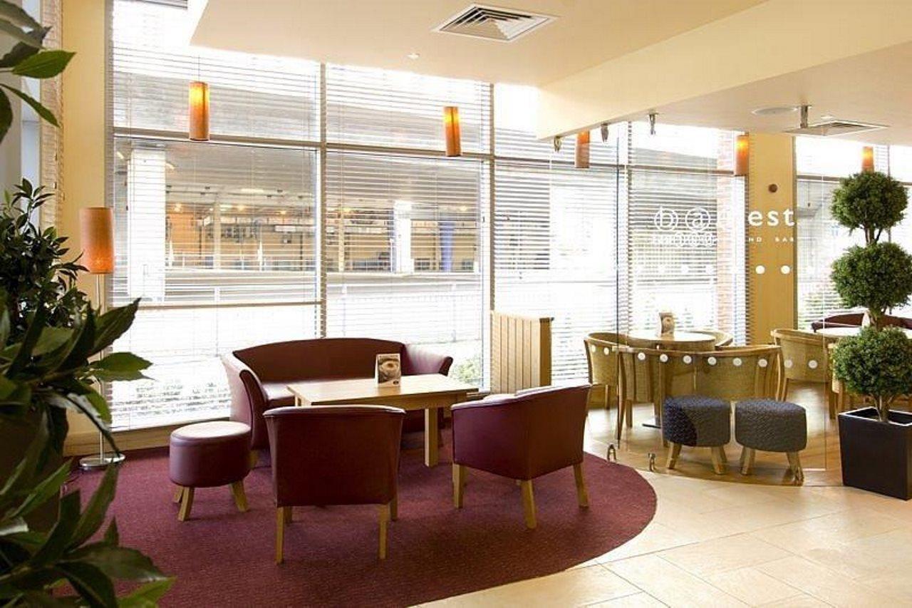 Premier Inn Reading Central ภายนอก รูปภาพ