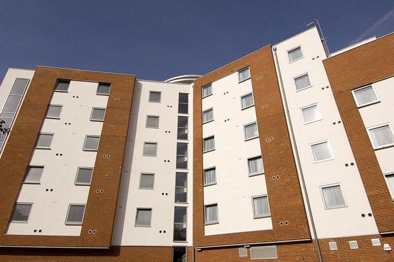 Premier Inn Reading Central ภายนอก รูปภาพ