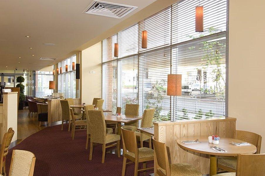 Premier Inn Reading Central ภายนอก รูปภาพ