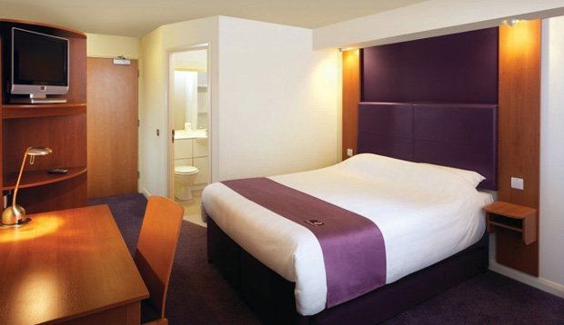 Premier Inn Reading Central ภายนอก รูปภาพ